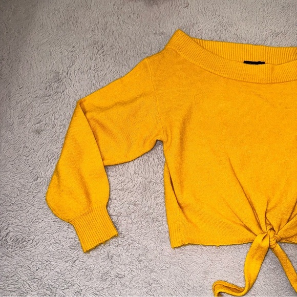 Express off shoulder twist front sweater - Picture 6 of 9